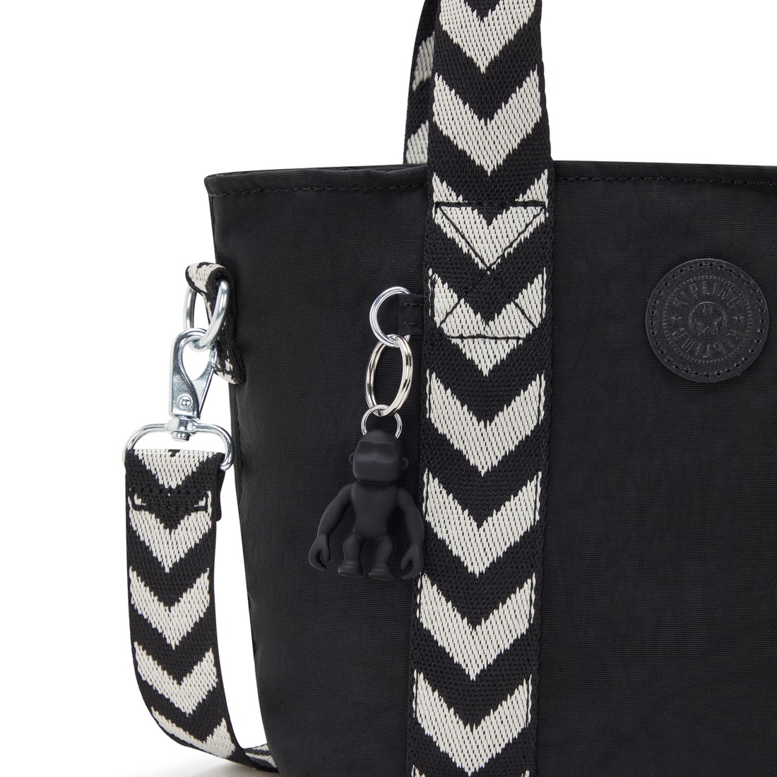 ブラックシェブロン