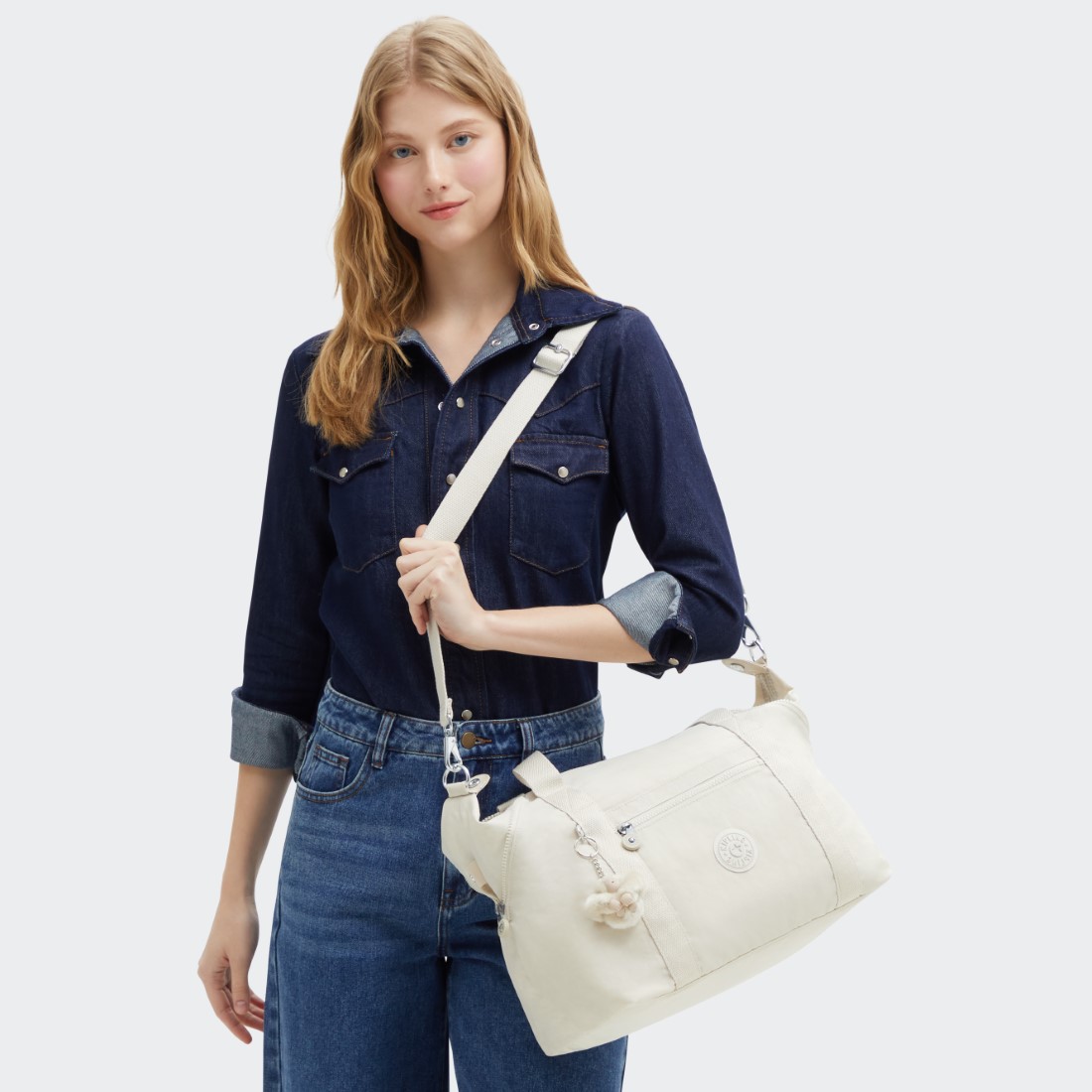 ハイダウェイベージュ