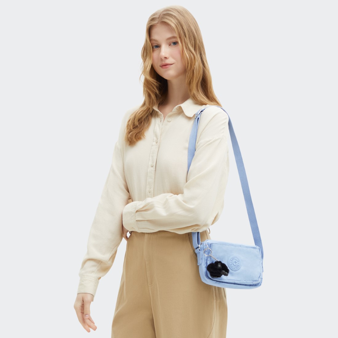 クラウディスカイブルー