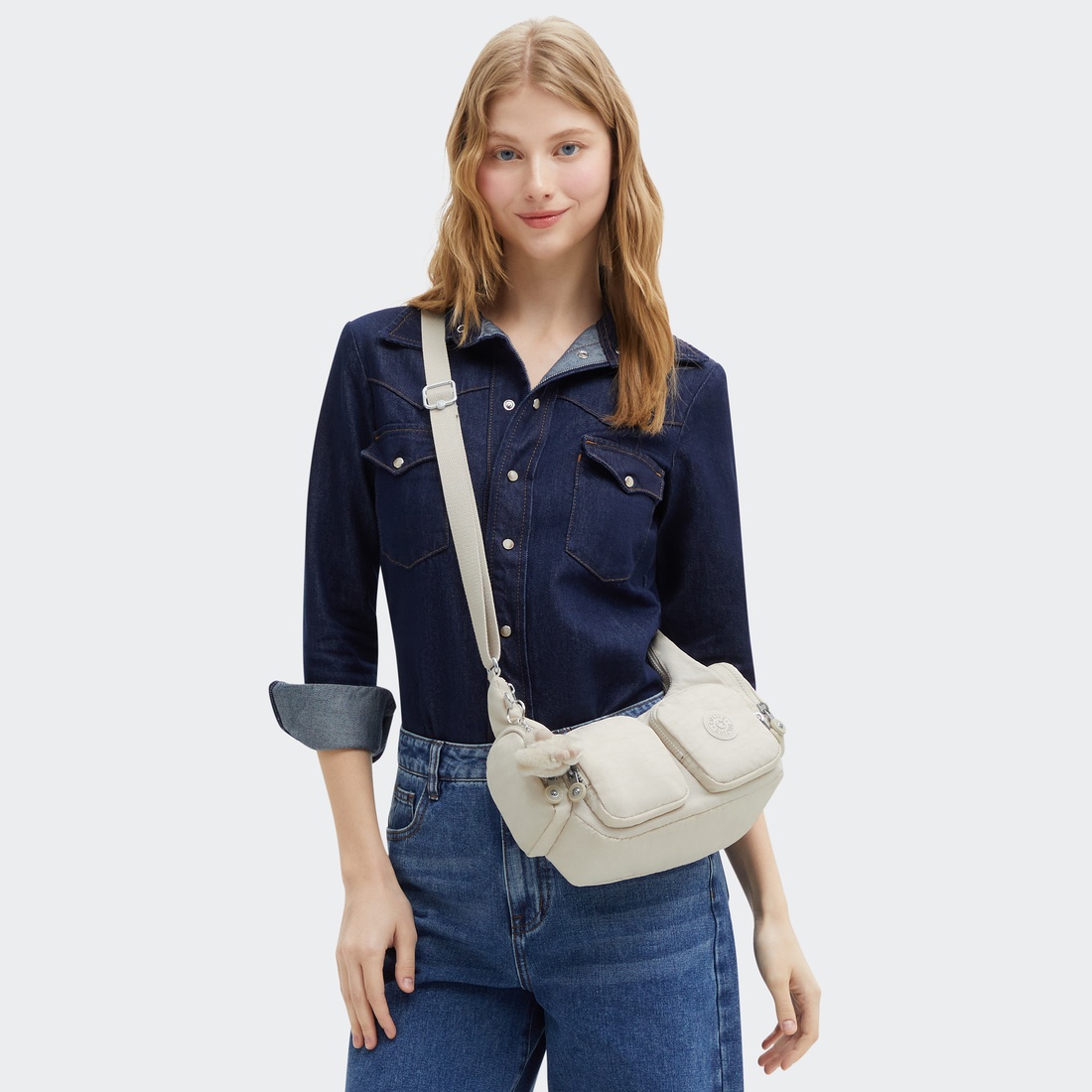 ハイダウェイベージュ