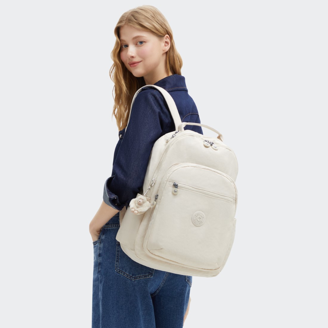 ハイダウェイベージュ