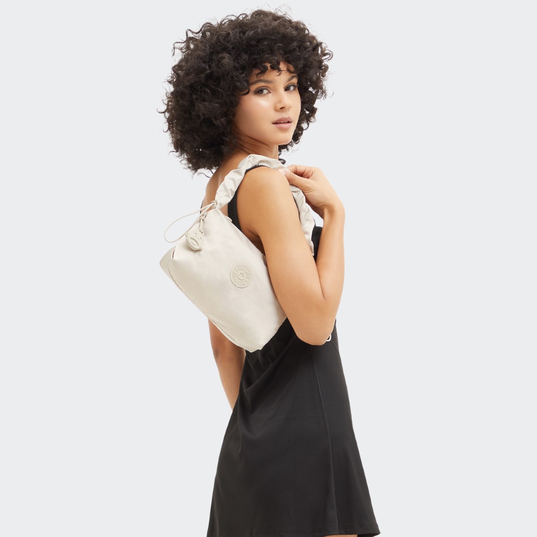 シンプリーベージュ