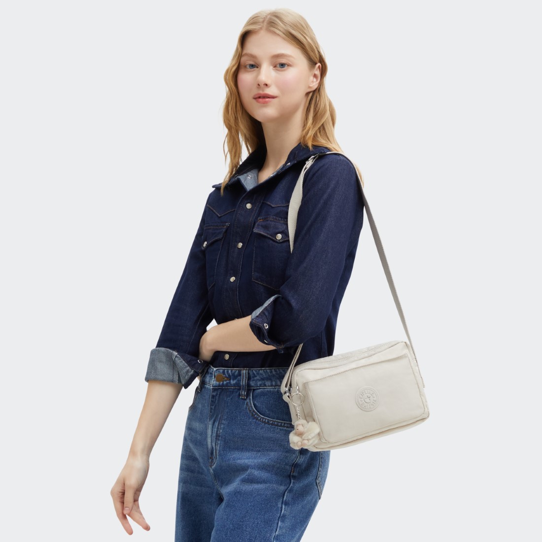 ハイダウェイベージュ