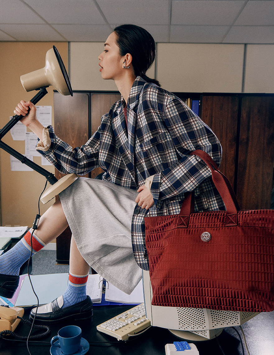 オンライン限定 オンオフに使える万能コレクション Elevated「Maroon Tile Jq」